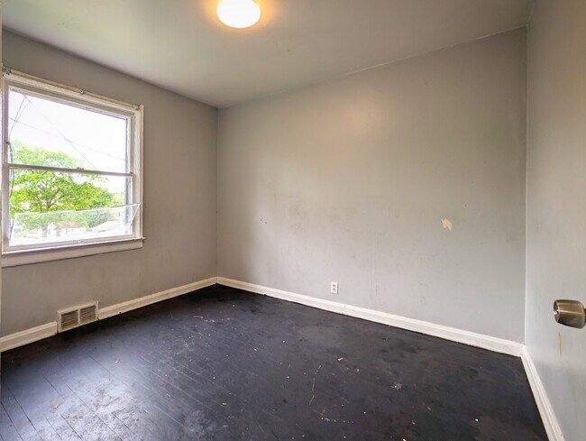 Foto del edificio - 7470 Sharon Dr