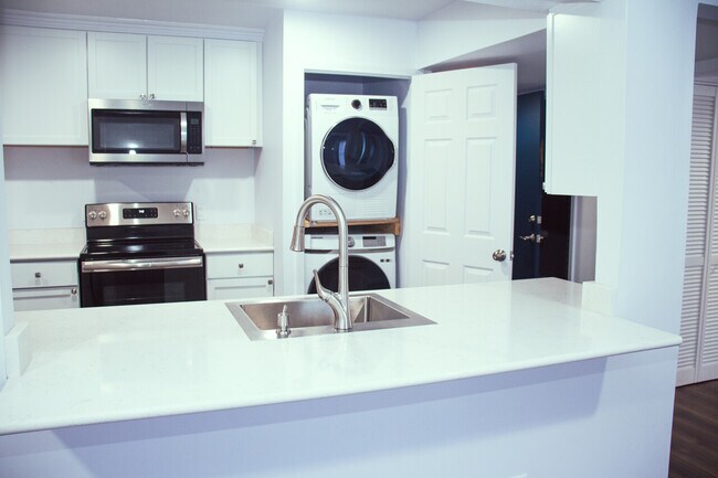 Foto del edificio - 529 E University Dr Unit 1203