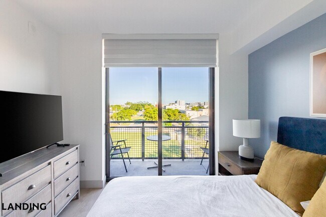 Foto del edificio - 1155 NE 126th St