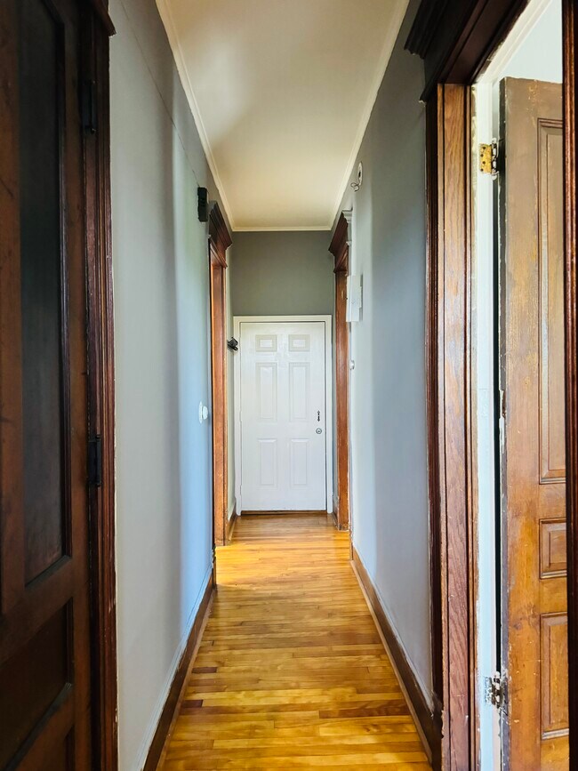 Foto del edificio - 504 N McBride St