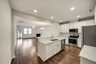 Building Photo - 239 Rubrum Dr