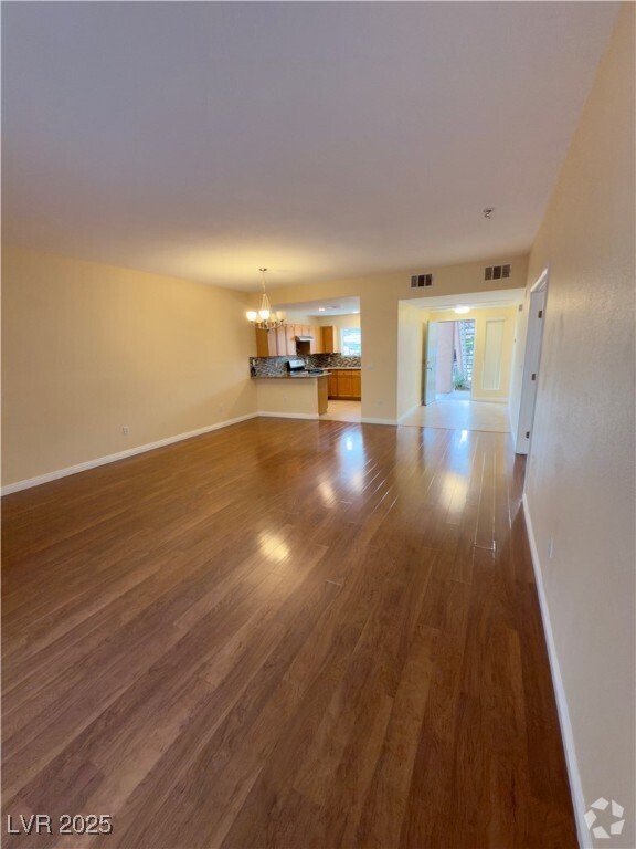 Building Photo - 352 Amber Pine St