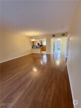 Building Photo - 352 Amber Pine St