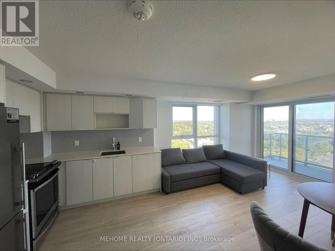 Primary Photo - 225 Village Green Square