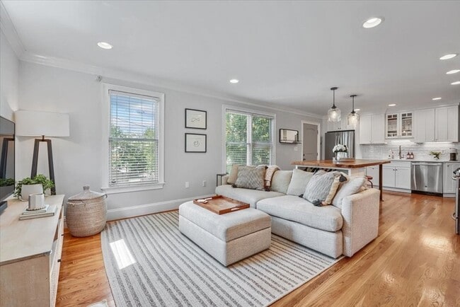 Building Photo - 18 Claymont Terrace