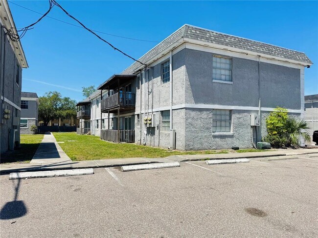 Foto del edificio - 2777 L B McLeod Rd