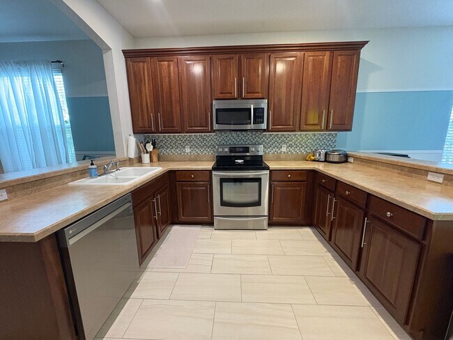 Foto del edificio - 3BED / 2 BATH - in Harmony FL