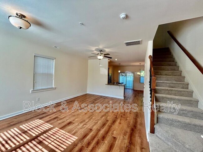 Foto del edificio - 7838 Allscott Way