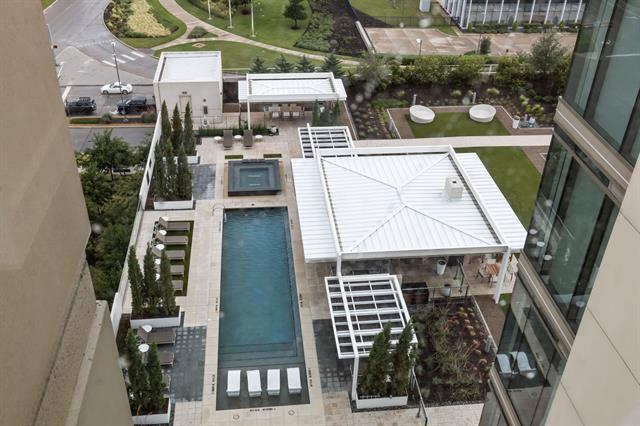 Foto del edificio - 7901 Windrose Ave.