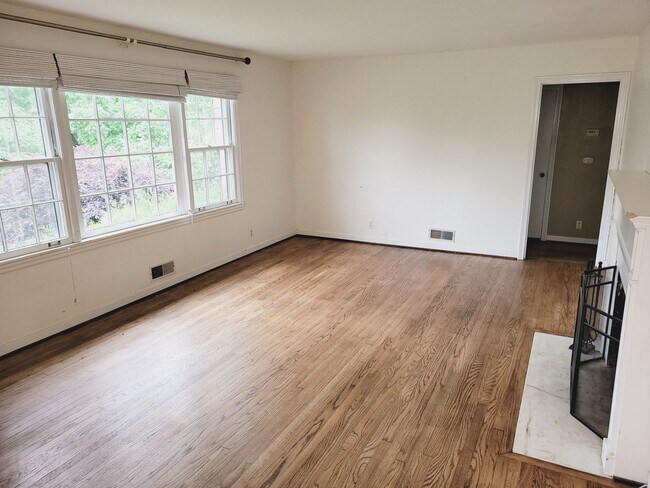 Building Photo - 1154 Alford Ave