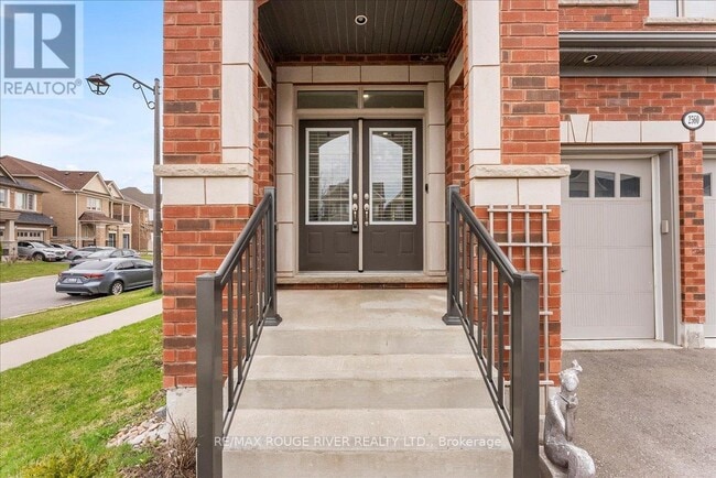 Building Photo - 2560 Bandsman Cres