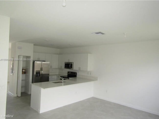 Building Photo - 3 br, 2.5 bath House - 11869 SW 246th Ter
