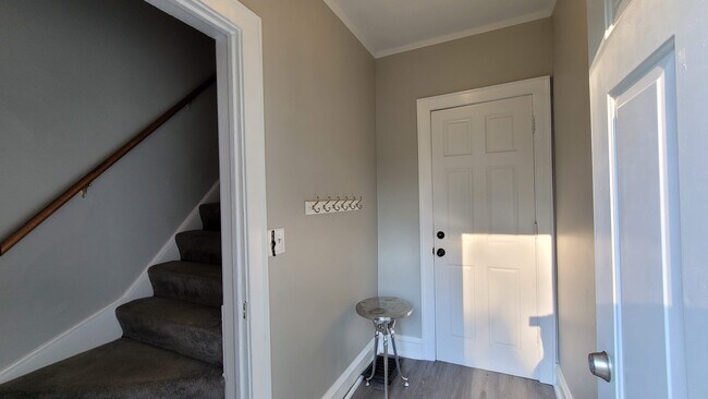 Foyer - 438 Ada Street