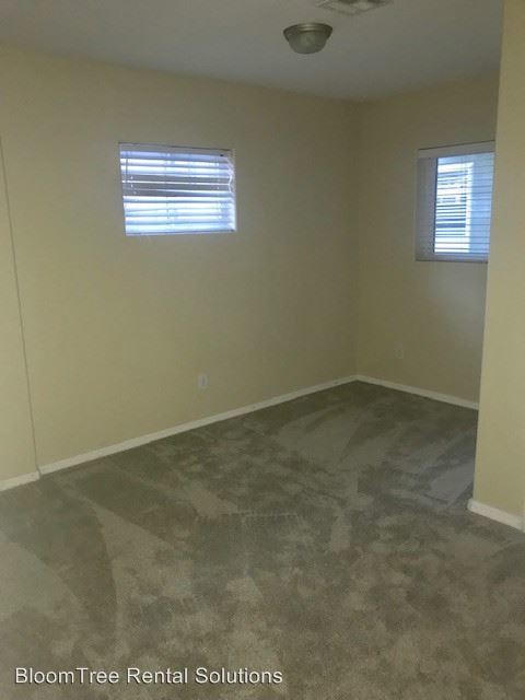 Building Photo - 321 N Alarcon St