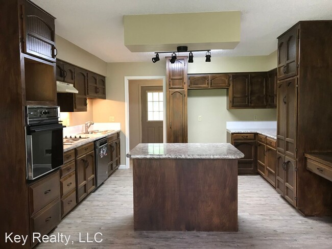 Building Photo - 3 br, 3 bath House - 136 Langston Rd