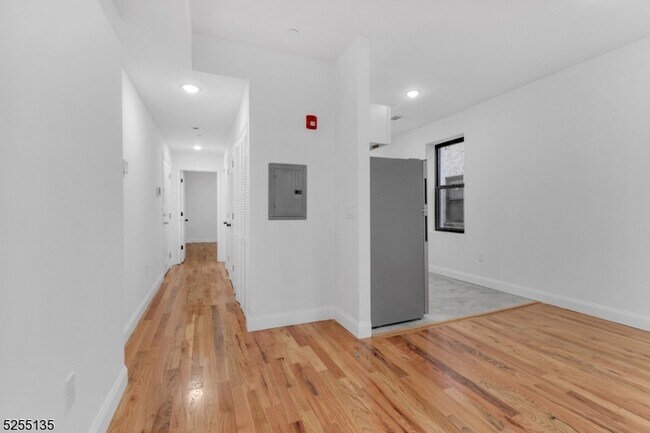 Building Photo - 357 West End Ave