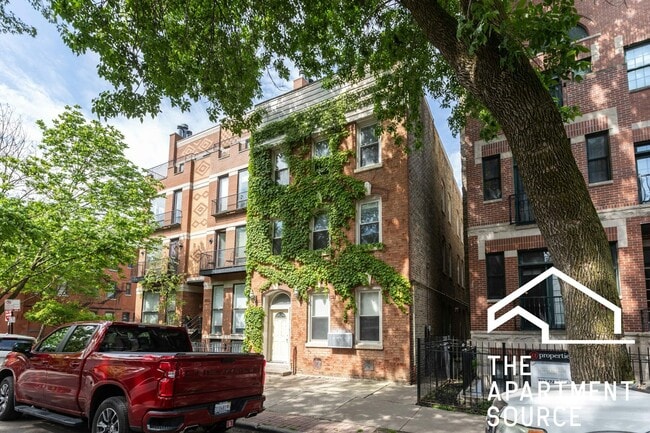 Building Photo - 906 N Wood St