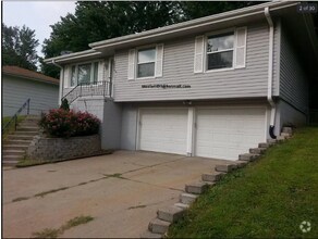 Building Photo - 2806 Janan Dr