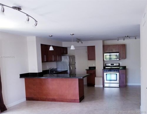 Building Photo - 6886 N Kendall Dr