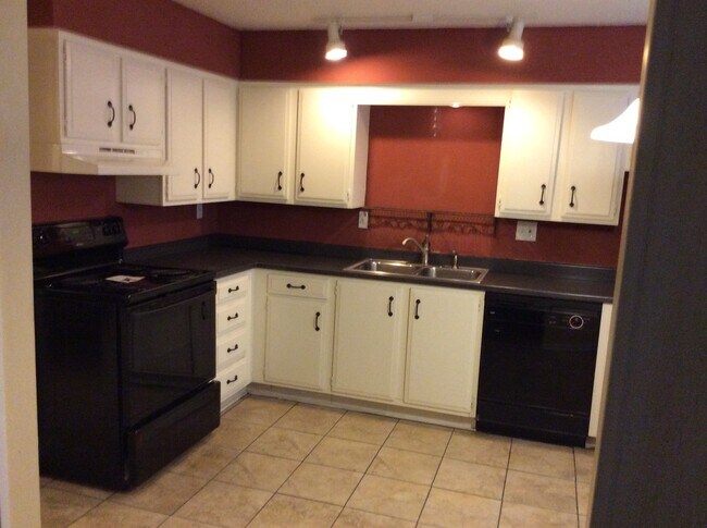 Kitchen - 7034 Woodson Rd