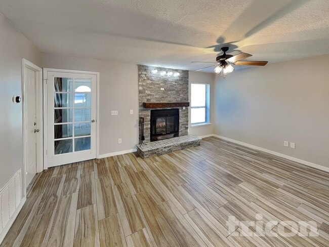 Building Photo - 2813 Whippet Ct