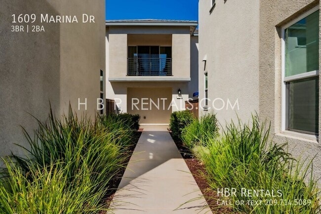 Building Photo - 1609 Marina Dr