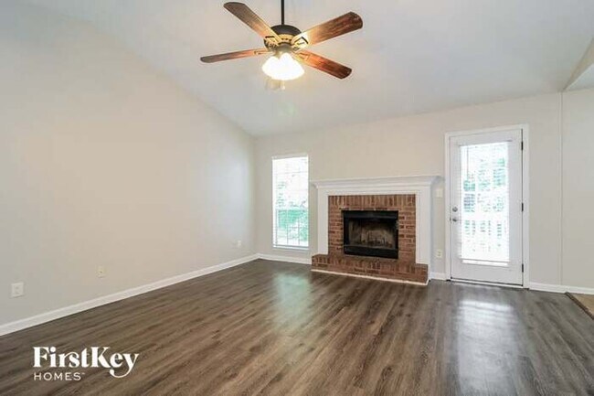 Foto del edificio - 1417 Oak Knoll Dr NE