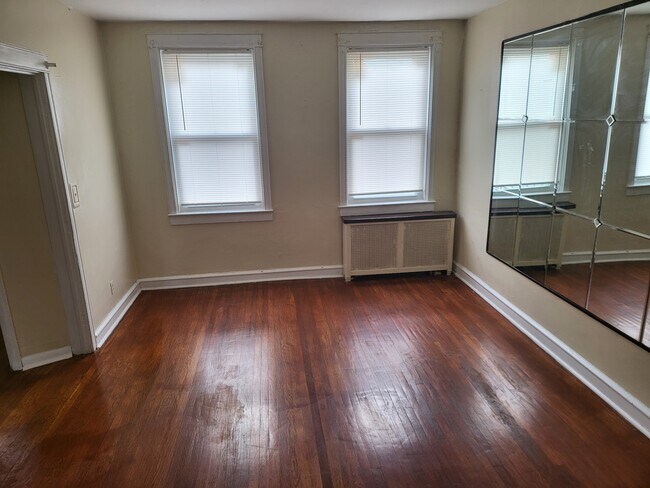 Foto del edificio - 3450 Erdman Ave