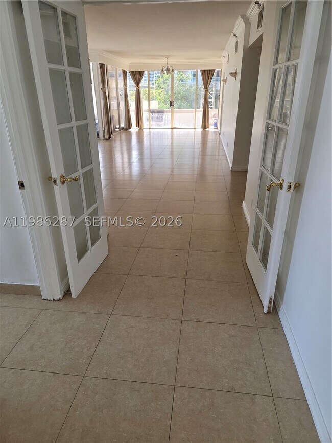 Foto del edificio - 19355 Turnberry Way