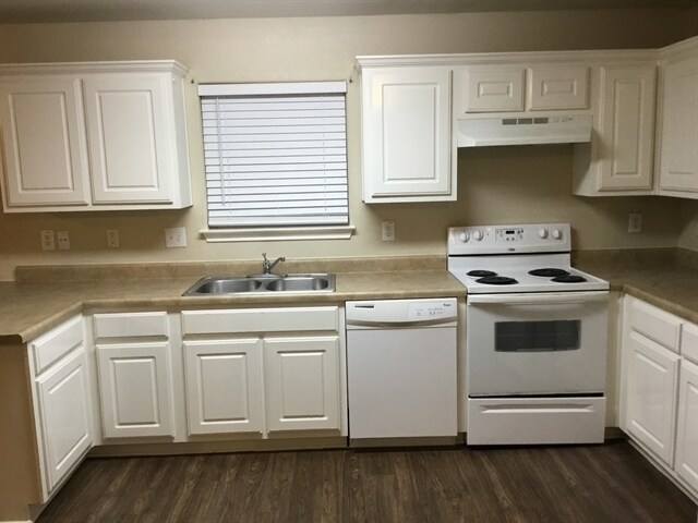 Building Photo - 5863 Blonde Canyon