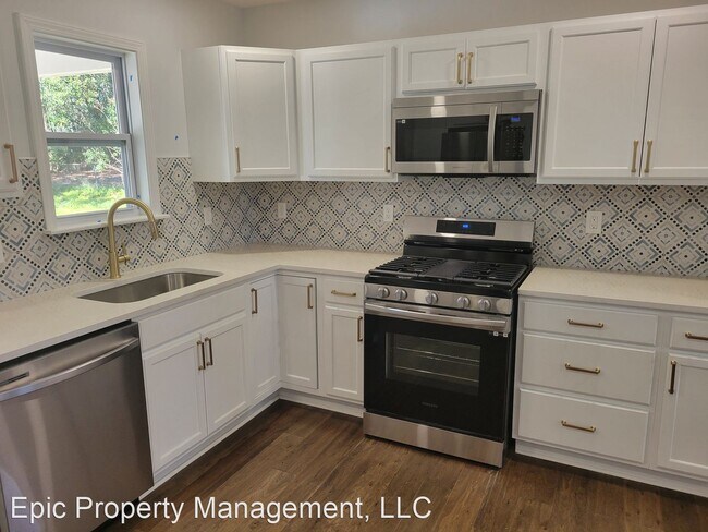 Foto del edificio - 4 br, 2.5 bath House - 1120 Belvedere Dr.