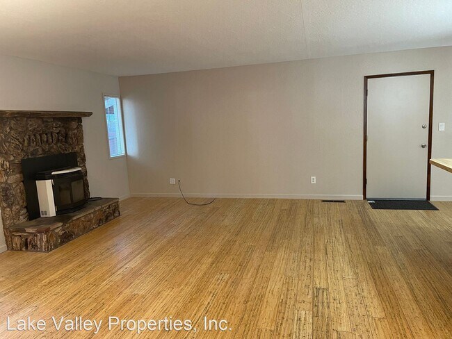 Building Photo - 3 br, 2 bath House - 2980 Sacramento Avenue