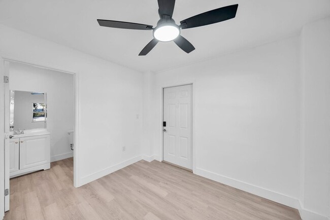 Foto del edificio - 128 Eucalyptus Ct