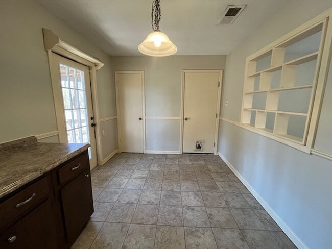 Foto del edificio - Renovated 3 Bedroom 1 Bath Home for Rent!