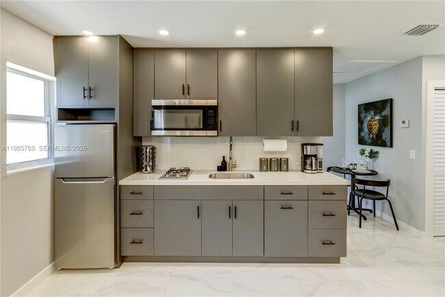 Building Photo - 2302 Taylor St