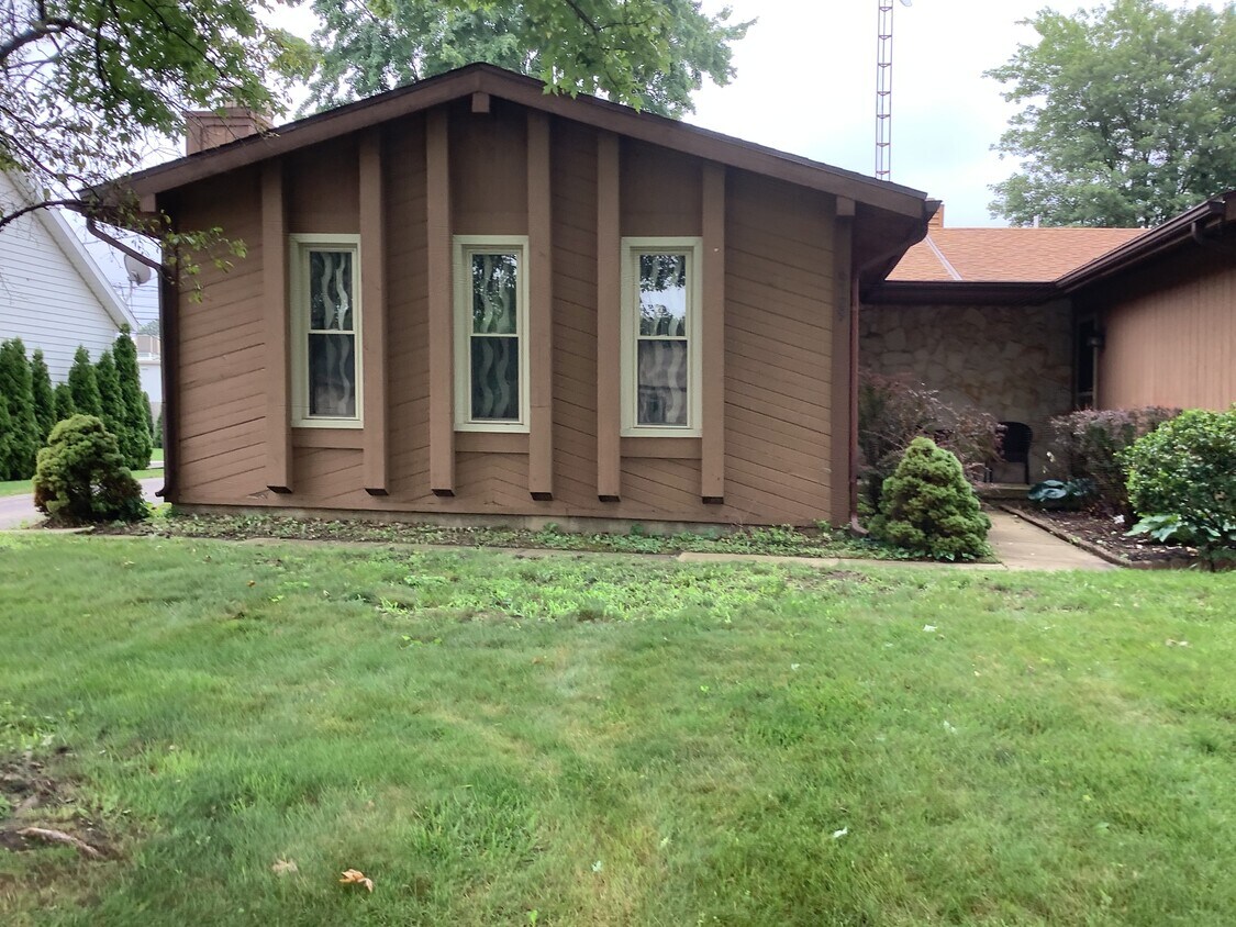 6729 Woodlake Dr Unit 6729, Toledo, OH 43617 Condo for Rent in Toledo