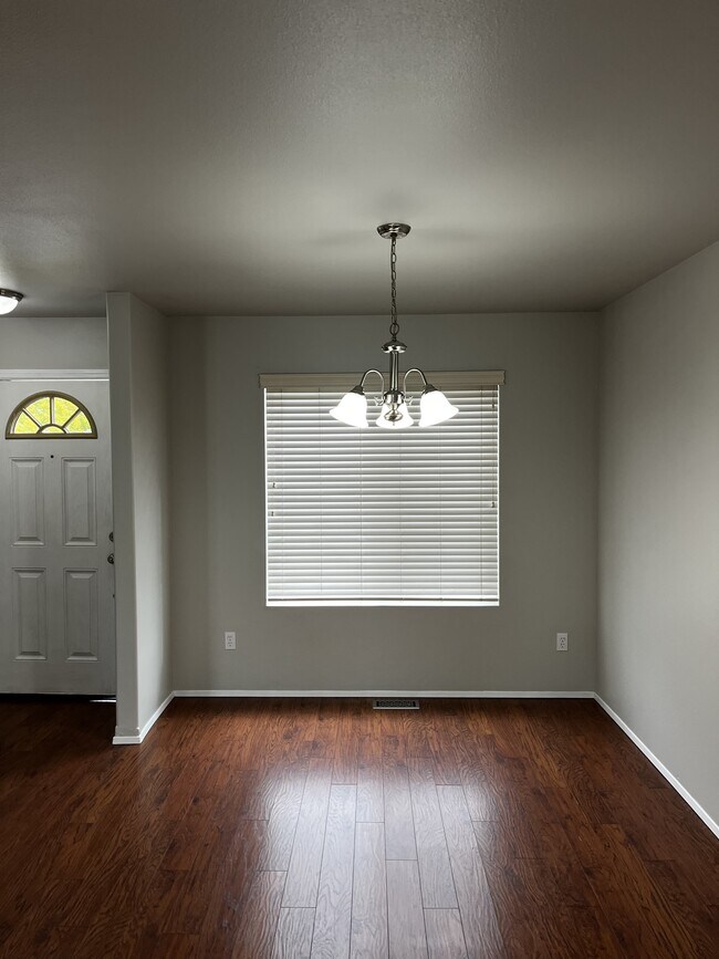 Foto del edificio - 9982 Greenleaf Loop SE