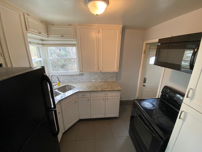 Kitchen - 2125 Ames St