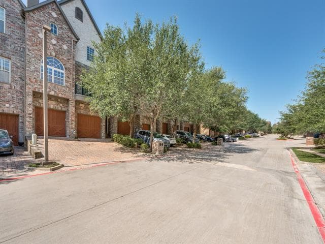 Building Photo - 736 Rockingham Dr