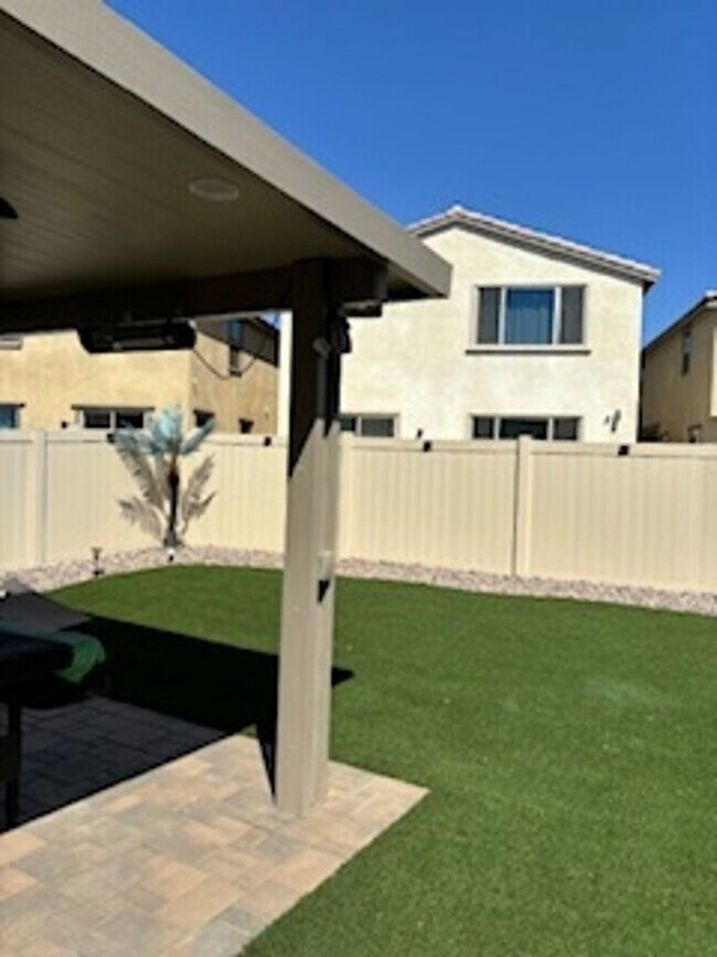 Foto del edificio - 3 Bedroom Townhome in Winchester
