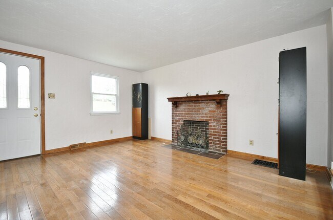 Building Photo - 3174 Churchview Ave