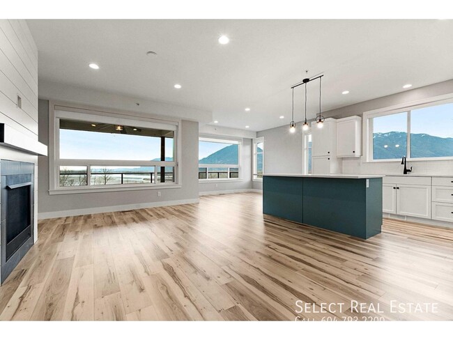 Building Photo - 43685 Chilliwack Mountain Rd