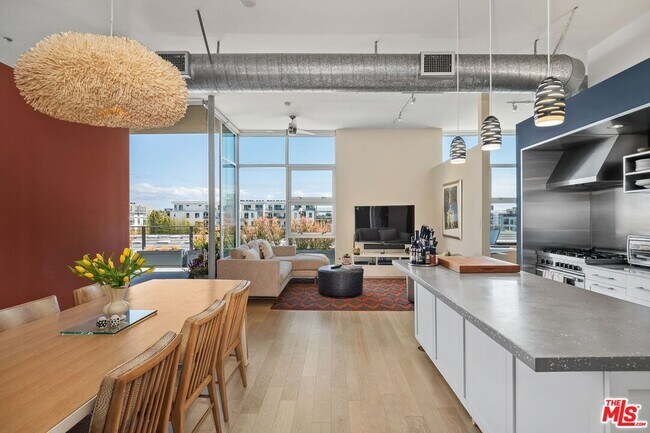 Building Photo - 4080 Glencoe Ave