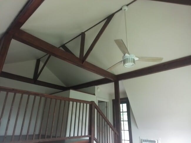 Vaulted ceiling - 3308 E Oakleaf Dr