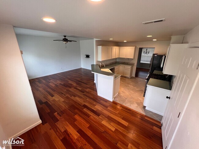 Building Photo - Stylish 4-Bed West Valley Home with Bonus ...
