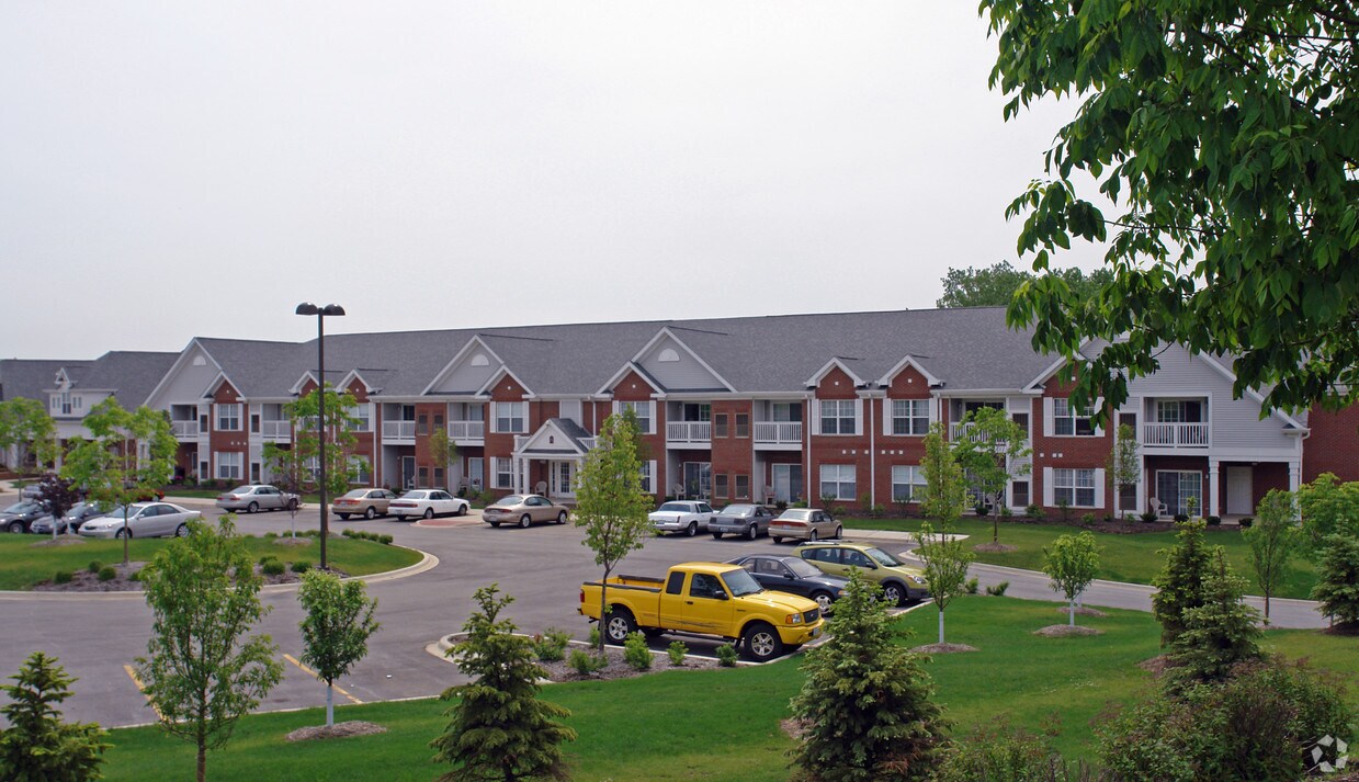 Myers Commons Apartments Apartments in Darien, IL