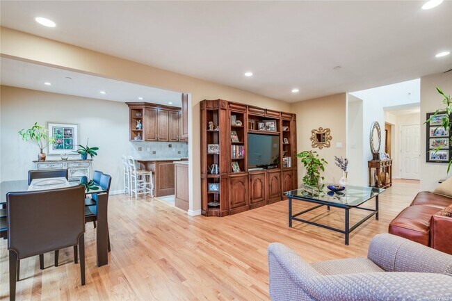 Building Photo - 205 Fen Wy