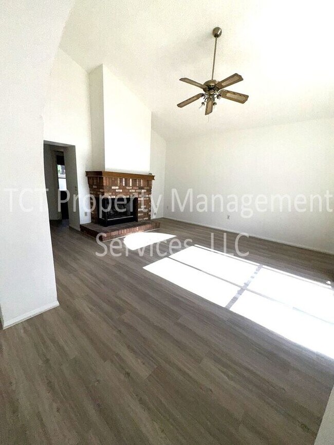 Foto del edificio - Welcome Home to StoneCreek!