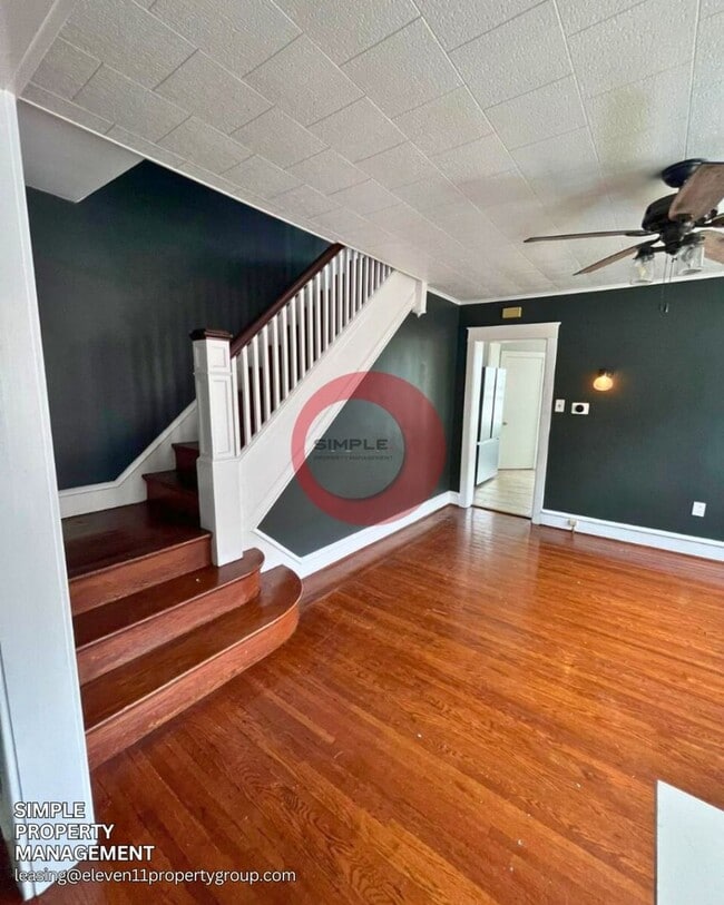 Building Photo - Four-bedroom 1.5 bath with Off street parking