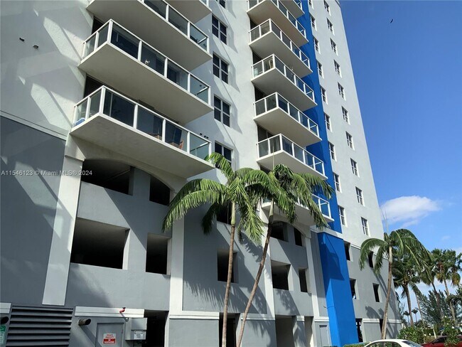 Foto del edificio - 5077 NW 7th St
